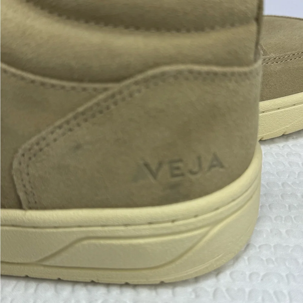 Veja Men's Tan High-Top Sneakers - Picture 5 of 5